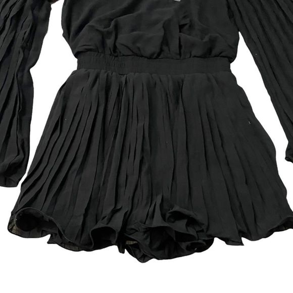 NWT Endless Rose sz sm chiffon pleated romper - Picture 4 of 6